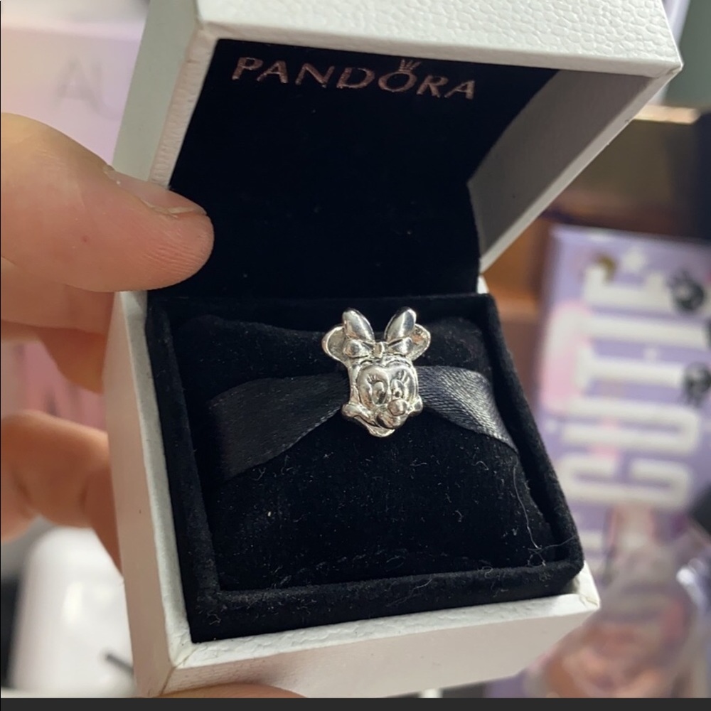 Pandora minnie mouse like new😊🚨